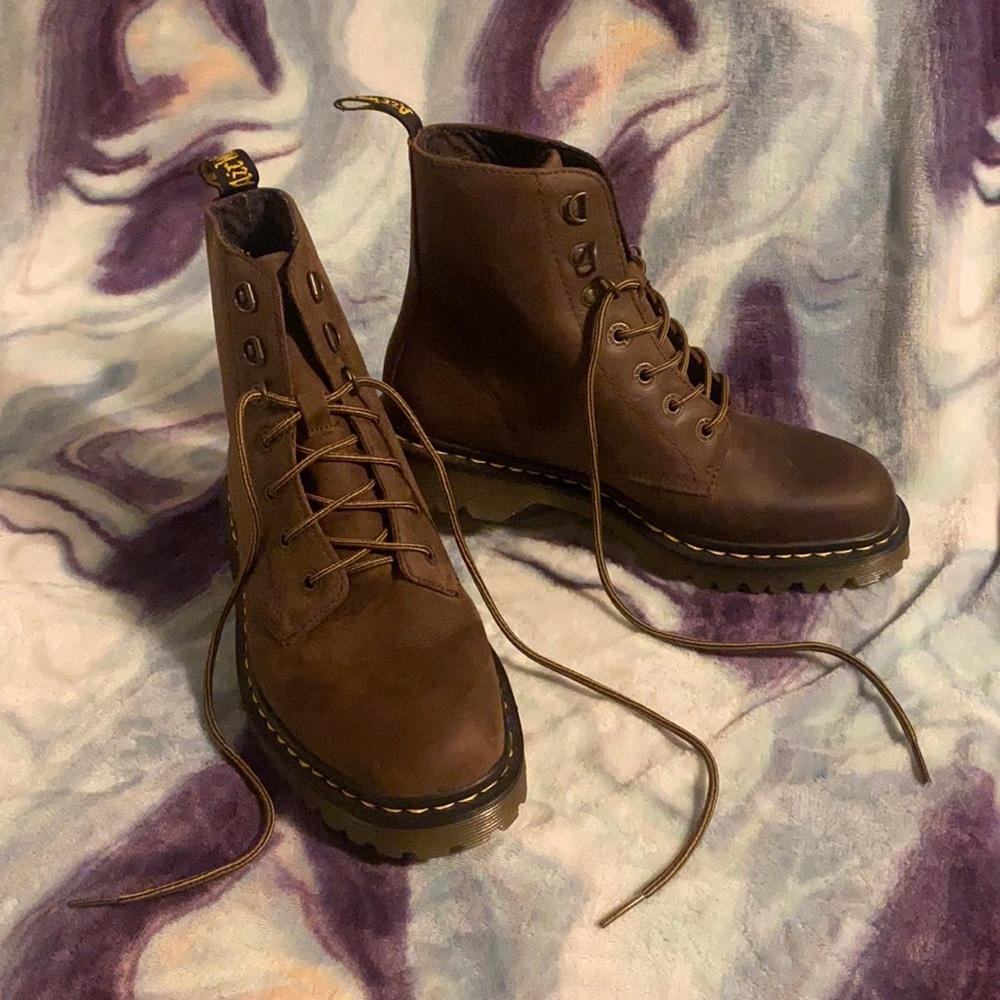 Dr. Martens LUANA size 9 brown